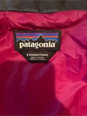 Patagonia Nano Puff Women's vest - navy blue and magenta